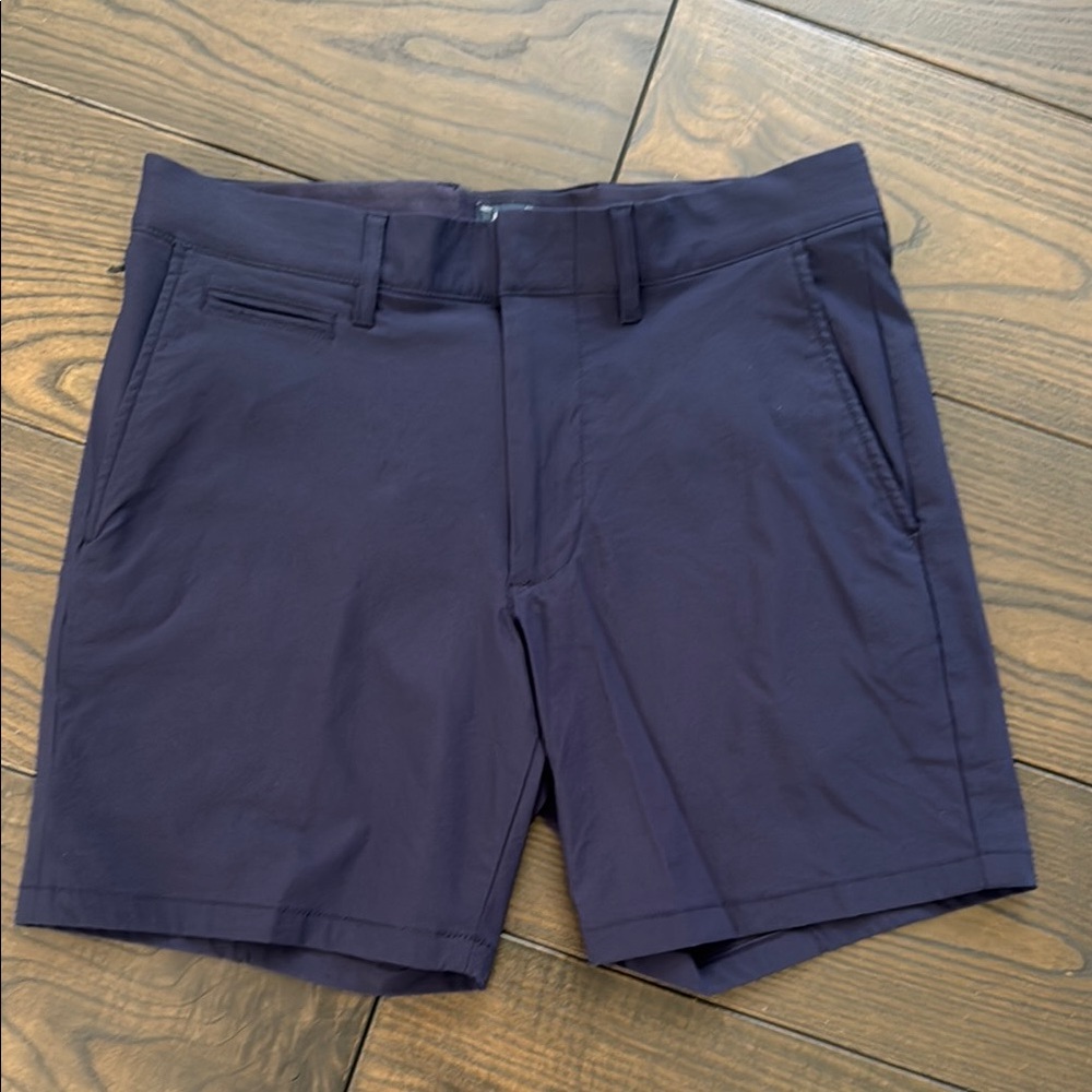 J. Crew Men’s 7 in tech/golf shorts size 31 waist